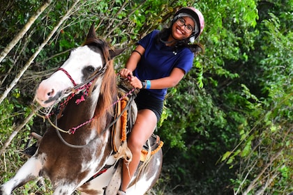 Increíble recorrido 4 en 1: paseos a caballo, vehículos todo terreno compar...