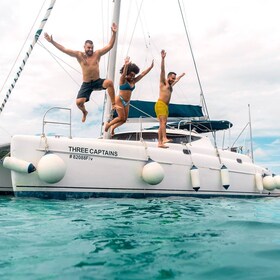 Crucero En Catamarán En Riviera Maya Con Snorkel Y Club De Playa