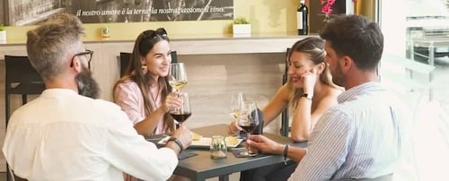 Alghero: Rondleiding door het stadscentrum met wijnproeverij